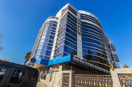 Ривьера Парк Отель Отели рядом со станцией Центральный ж/д вокзал Сочи