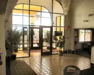 Brentwood Inn & Suites - parking