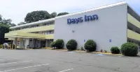 Days Inn by Wyndham Alexandria South