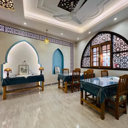 Amon Hotel