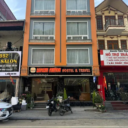 Saparis Station Hostel & Travel