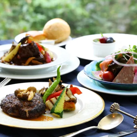 Petit Hotel & Restaurant Old Age