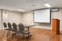 Travelodge by Wyndham Owen Sound Hotels in Kemble