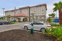Holiday Inn Express & Suites ST. PETERSBURG - MADEIRA BEACH by IHG - parking
