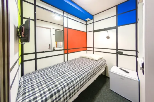 Stepanenkov Mini-Hotel (Степаненков Мини-Отель) Отели рядом с достопримечательностью «Екатеринбургский музей изобразительных искусств»