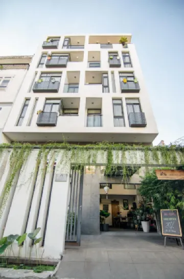 Sen Boutique House by 5H Các khách sạn gần Trường Cao đẳng Hàng hải II