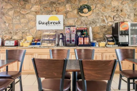 Days Inn by Wyndham South Fort Worth