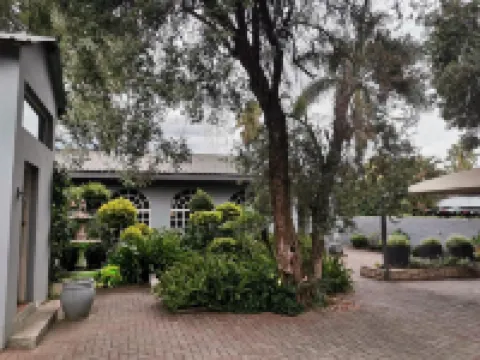 Bono Luxury Guesthouse โรงแรมในรูสเตนเบิร์ค