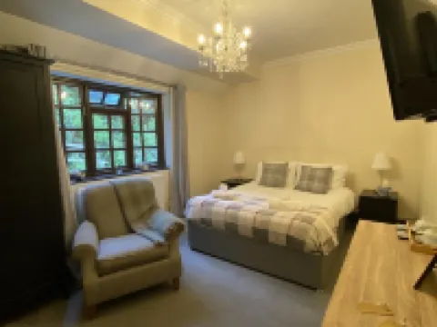 The Rising Sun Inn Hotels in Longfield