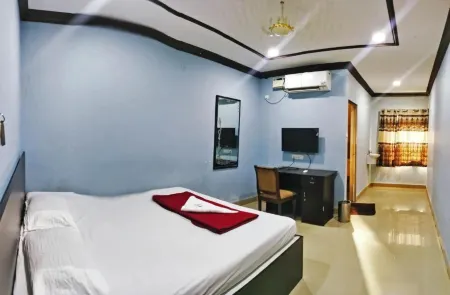 Hotel Keerthi Отели рядом с достопримечательностью «Shri Murdeshwara Beach»