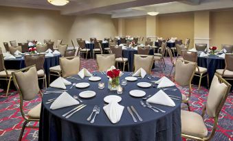 Four Points by Sheraton Melville Long Island
