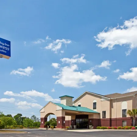 Holiday Inn Express & Suites MILTON EAST I-10 by IHG