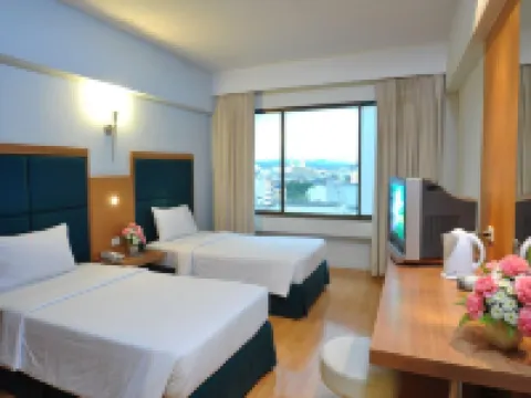 Mayflower Grande Hotel