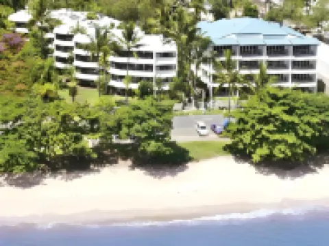 Roydon Beachfront Apartments Hotels in Trinity Beach