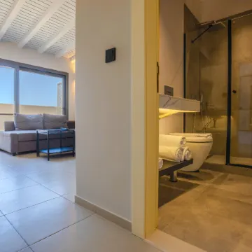 Aegean Apartments - Marina & Chios Island View