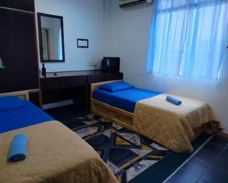 Hotel D'Keriangan 巴東色海酒店