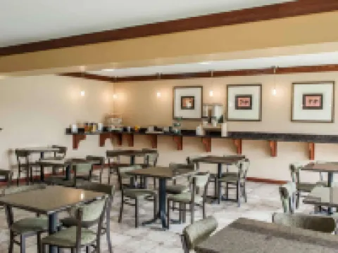 Baymont by Wyndham Greenfield Hotels in Greenfield