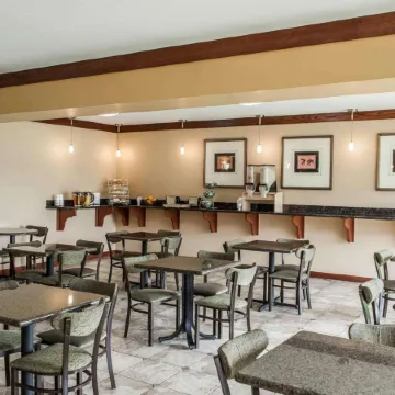 Baymont by Wyndham Greenfield