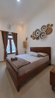 Singgamira Vacation Homestay with Private Pool Hoteles en Sleman