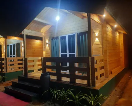 Raapan Beach Resort Hoteles en Malvan