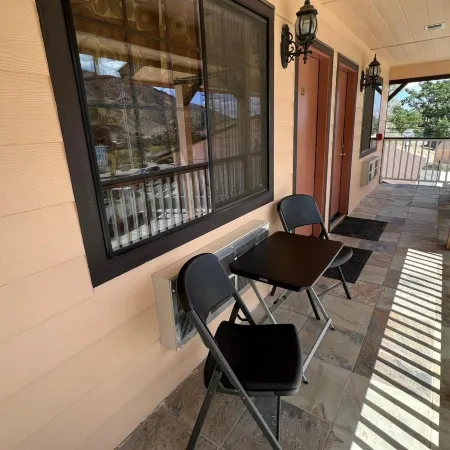 Frazier View Motel