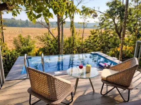 เรนดรอปส์ รีสอร์ท