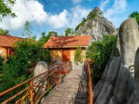 Trang An Lighthouse Homestay - parking