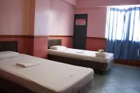 GV Hotel - Maasin - parking