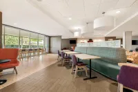 Home2 Suites by Hilton Prattville - breakfast