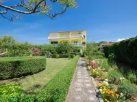 Apartments Boza Hotels in Lopar