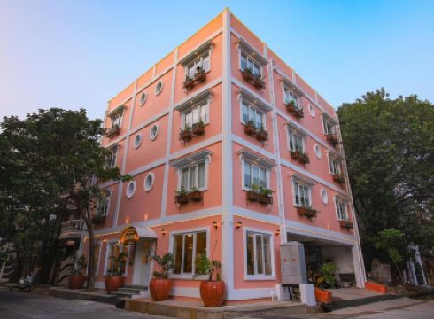 Hotel Aura by Woco Stays