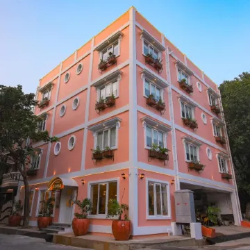 Hotel Aura by Woco Stays