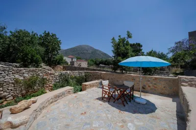 Arapakis Historic Castle Hotel a 
