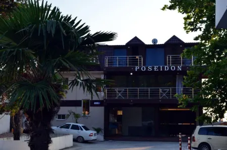Hotel-Club Poseidon Отели рядом с достопримечательностью «Гагрский аквапарк»