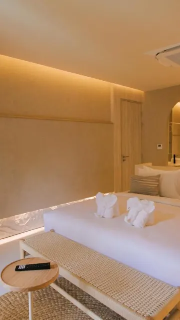 ห้องเตียงคิงไซส์ พร้อมทางเข้าสระว่ายน้ำ