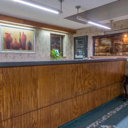 Quality Inn & Suites Louisville East Hotels in Hurstbourne