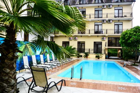 Amran Отели рядом с достопримечательностью «Гагрский аквапарк»