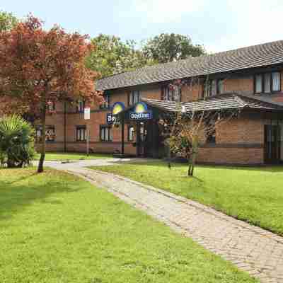 Days Inn by Wyndham Warwick North M40 Hotel Exterior