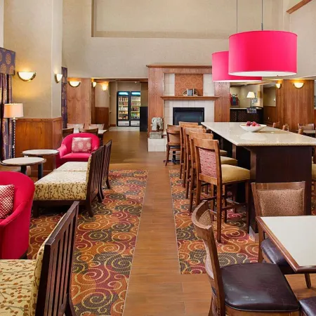 Hampton Inn & Suites Denton