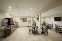 Super 8 by Wyndham Portland Airport