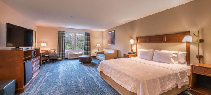 Hampton Inn & Suites Jekyll Island Hotele w: Glynn County