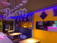 Roxx Social Hostel, Cafe & Bistro - Bar