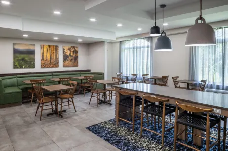 Fairfield Inn & Suites Butler