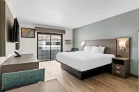 Baymont by Wyndham Prince George/Fort Gregg-Adams - Parkplatz