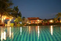 Waterside Resort - Pools