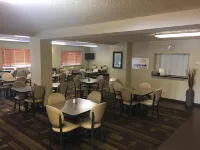 Days Inn by Wyndham Bismarck - breakfast