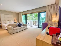 Villa Caemilla Beach Boutique Hotel Hotel dekat Pantai Cagban