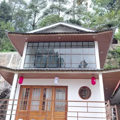 Villa Takasima Berastagi Hotels near Panatapan Berastagi