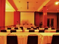 Bukit Alamanda Resort Hotels near Rumah Makan Cibiuk