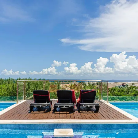 Grand Fifty Suites